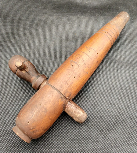 Ancien robinet bois - en, pour