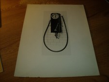 PHOTO IVRY STUDIO PRESSE REPORTAGE D EPOQUE POMPE A ESSENCE MURALE ASTER JUNIOR