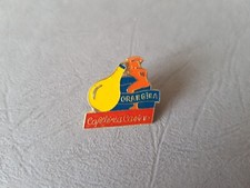 Pin's BOISSON - SODA Bouteille