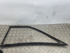 Audi Coupe 1989 Essence Arrière gauche Joint / vitre de porte arrière DTS2982