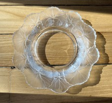 Coupelle ronde Lalique France décor feuille nénuphar modèle Honfleur