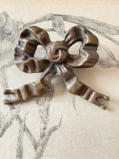 Ancien Cache Clou forme noeud