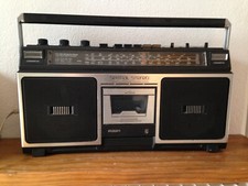 HITACHI TRK-500E   Ancien poste Radio des années  80's