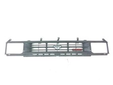 CALANDRE NISSAN TERRANO 1  /