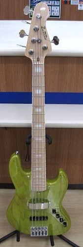 Guitare basse électrique
