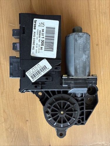 Moteur leve vitre avant - , gauche