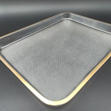 PLATEAU EN CRISTAL GIVRÉ BACCARAT OU SAINT-LOUIS 