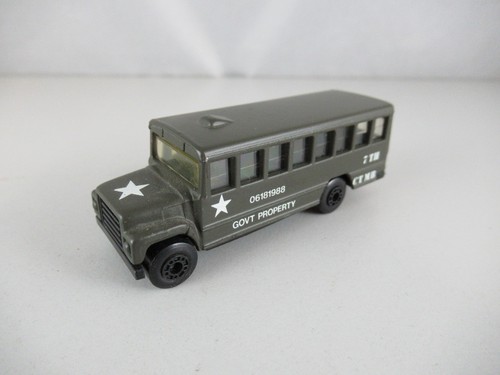 Bus scolaire militaire