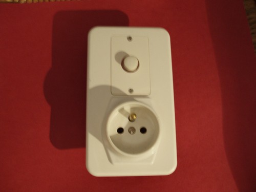 Interrupteur poussoir une - +,