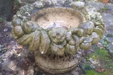 Ensemble décors de pierres :  2 vasques motifs fruits, matériaux anciens