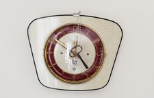 Pendule , horloge  ,en formica beige  ,vintage , fonctionnelle avec clef , 1950