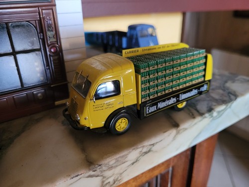 Renault camion 1950 jaune vert