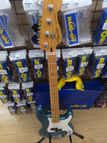 Guitare basse électrique