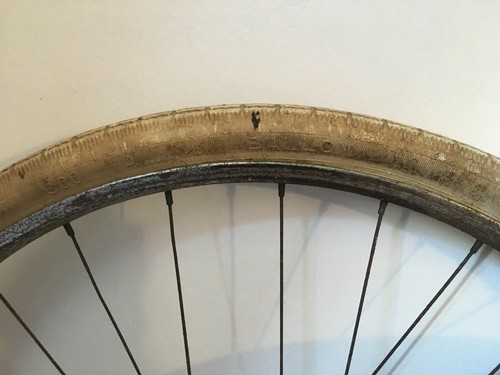 Ancienne roue jante 600 - ancienne,