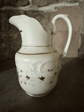 Pot à lait en porcelaine de