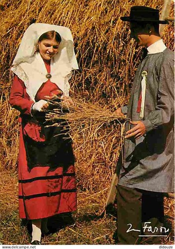 Carte postale folklore - -,