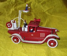 Voiture de Sapeur Pompier 1930 - Jouet en fer-blanc de la collection Fabbri