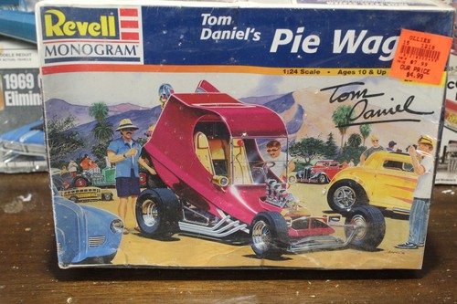 Revell monogram tom - monogram, daniels