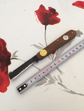 Couteau greffoir de jardinier