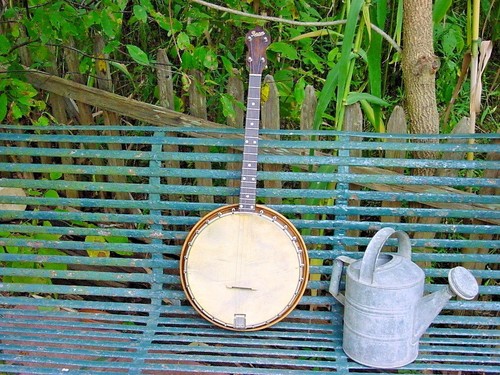 Antique bacon banjo - ,