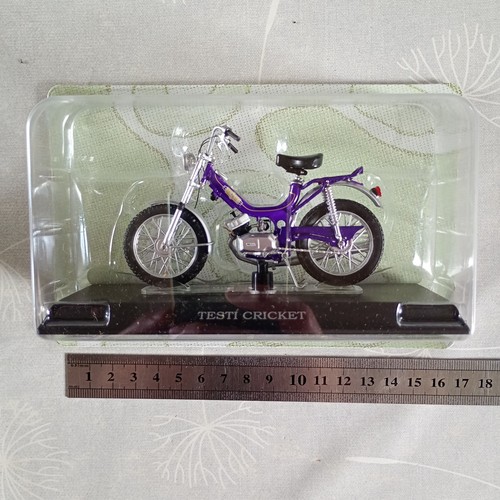Mobylette chappy miniature - /,