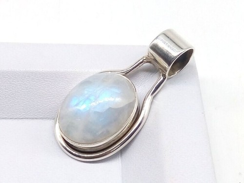 Pendentif médaillon pierre - pierre, de