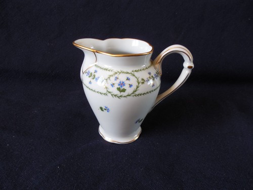 Pot lait porcelaine de - pot, en