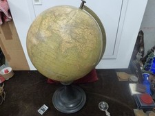 important globe terrestre Paris,19ème,Nap III avant 1914,sur socle bois,H 56cm
