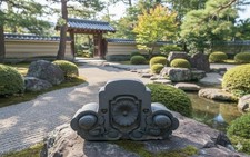 Tuile de toit démoniaque