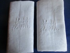 Lot N°63 de 2 serviettes de