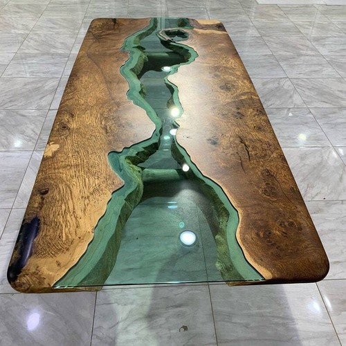 Table époxy transparente avec