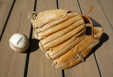 Gant Baseball Wilson A 2655 et balle Regent