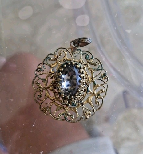 Broche pomponne pierre - et,
