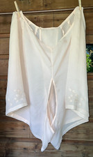 Ancienne culotte fendue  en mousseline de soie brodée époque Art Déco (C29)