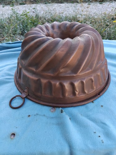 Ancien gros moule gâteau - ancien,