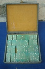 V71 Jeu de Domino ancien vintage en coffret Plastique ? Bakélite ? Vert