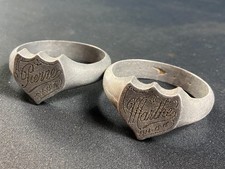 Paire de bracelets en métal