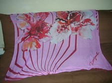 echarpe desigual neuve avec pompons  SANS ETIQUETTE