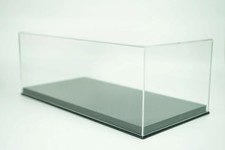 Vitrine plexiglas avec socle