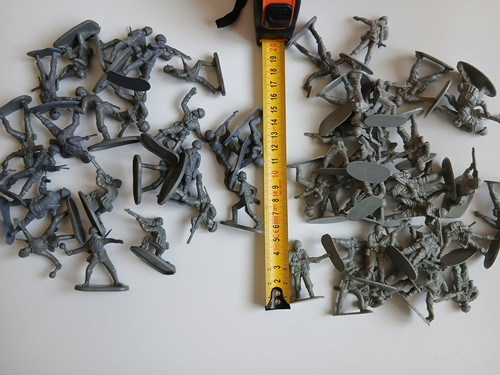 Lots soldats en plastique - de,