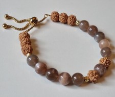 Bracelet en pierre naturelle en pierre de lune et rudraksha créé en France