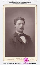 JEUNE HOMME AU NOEUD PAPILLON, CDV BELLINGARD ÉPREUVE AU CHARBON  -EE8