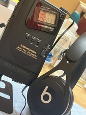 MEMOREX RADIO CASSETTE PLAYER HIGH END WALKMAN + BEATS STEREO HEADPHONE WORKING