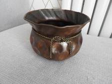 ANCIEN CACHE POT EN CUIVRE