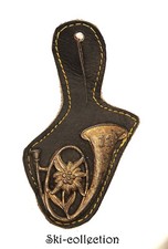 Insigne 11°Bataillon de Chasseurs Alpins. Marquage relief. A.B.P.D.