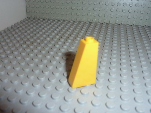 Lego yellow slope brick - lego, /