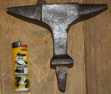 Ancienne petite enclume de bijoutier forgeron