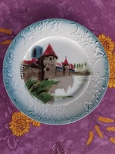 Assiette en Barbotine Faience Saint Clément Décor de Chateau Fort 21cm