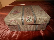  ANCIEN COFFRET BOITE A CHOCOLAT POUR BIJOUX EN TOILE FINE FLEURIE SUR CARTON 