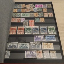 Album comprenant de nombreux timbres Anciens d'Italie
